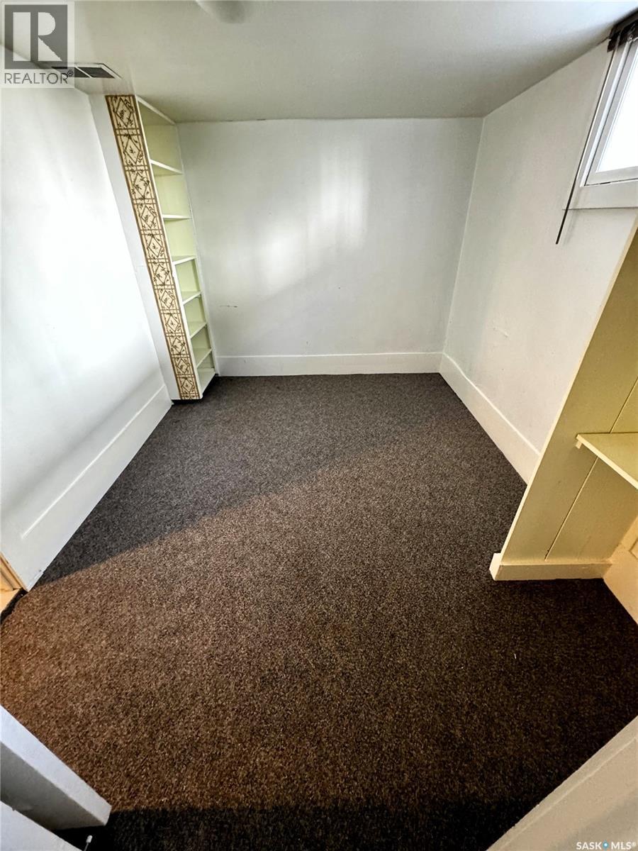 Single Family House Bungalow for Sale in  rd AVENUE NE Swift Current 