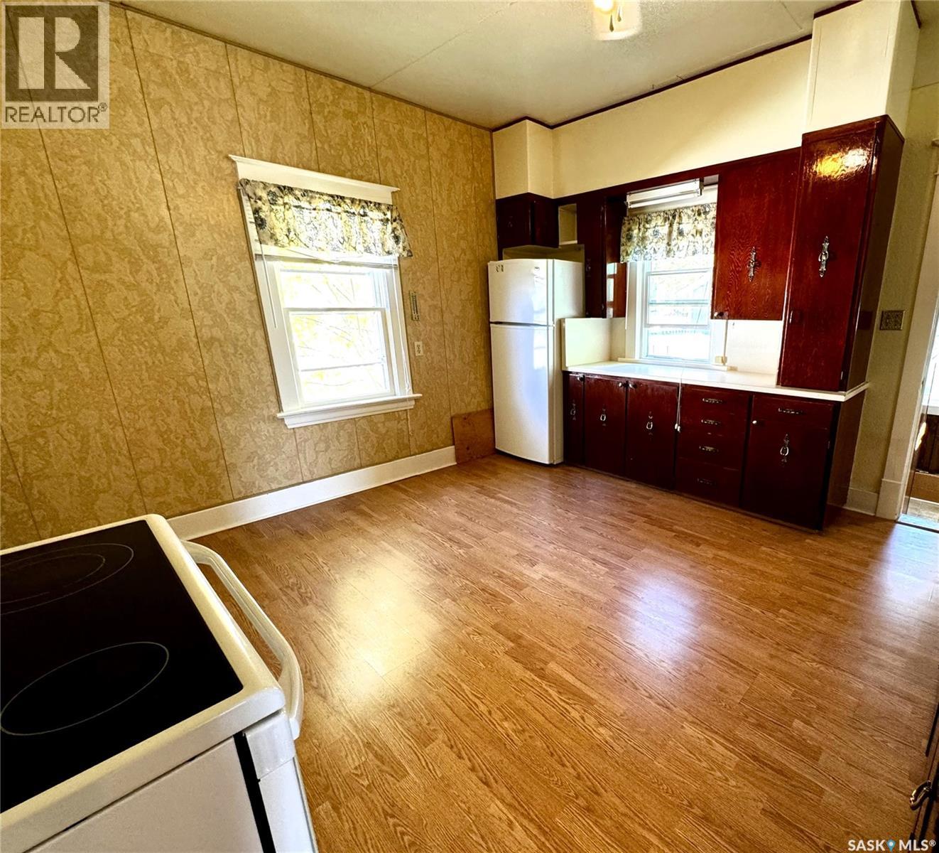 Single Family House Bungalow for Sale in  rd AVENUE NE Swift Current 