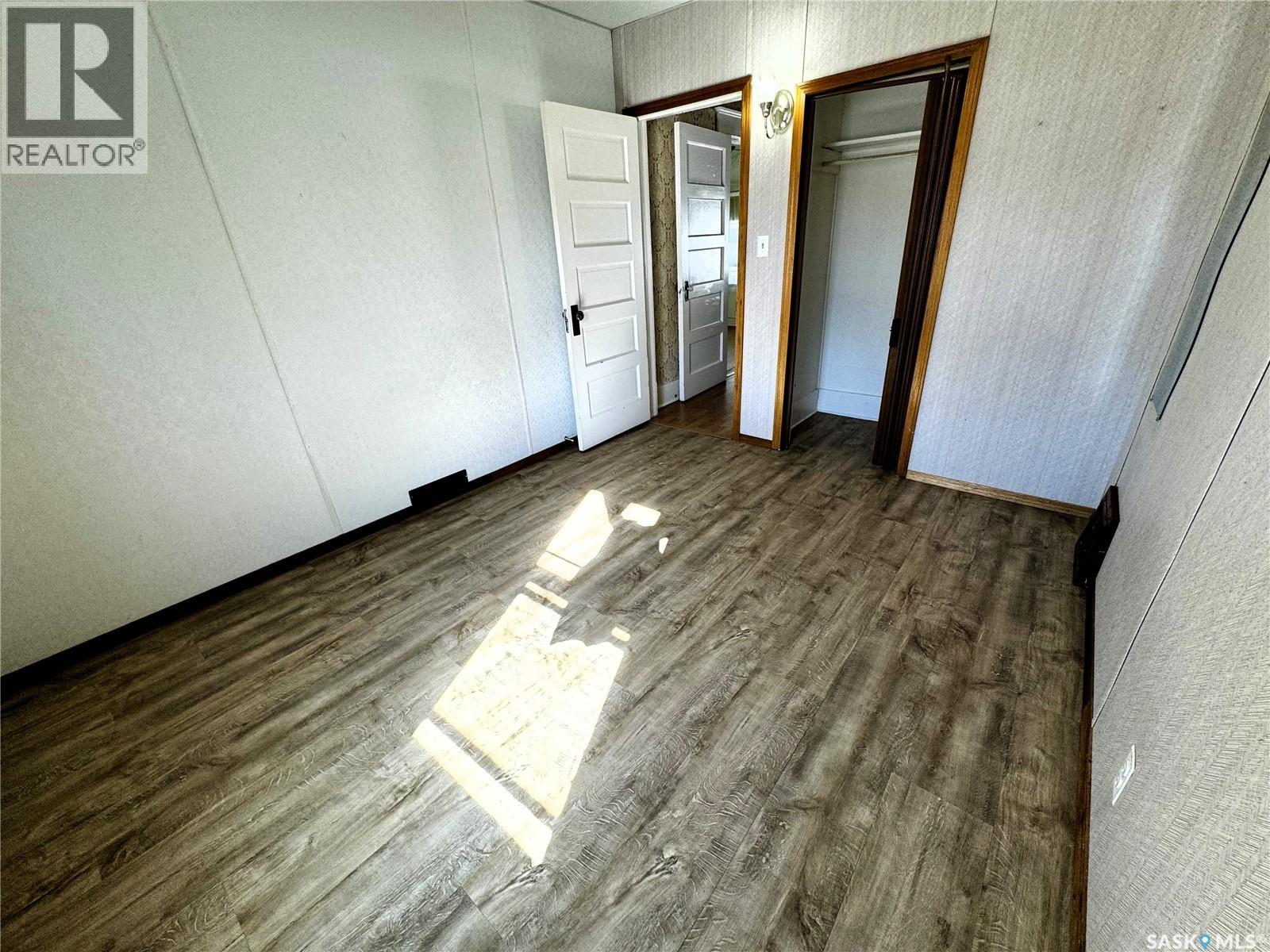 Single Family House Bungalow for Sale in  rd AVENUE NE Swift Current 