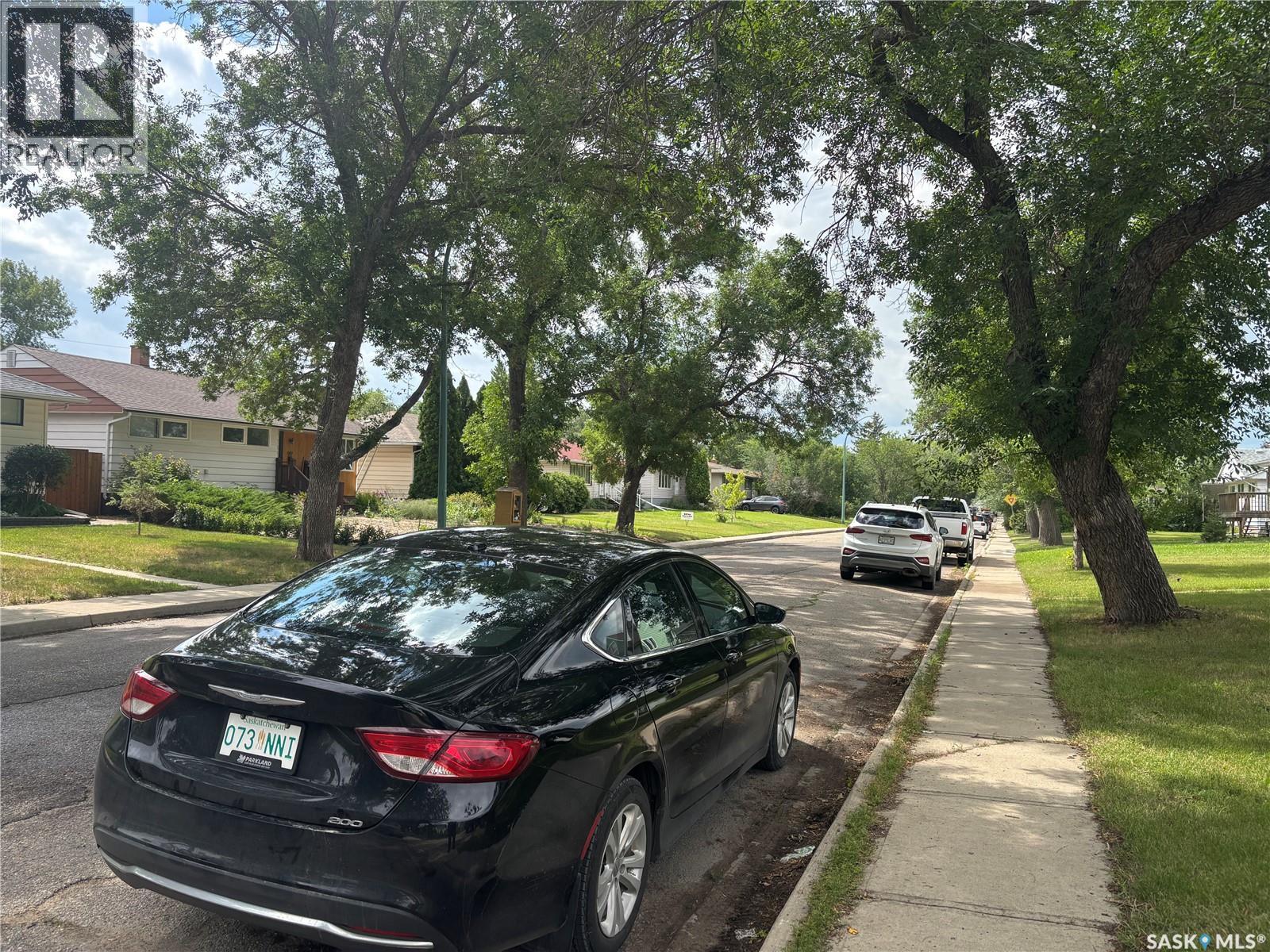 Photo 10 of 610 Mullin Avenue E, Regina SK