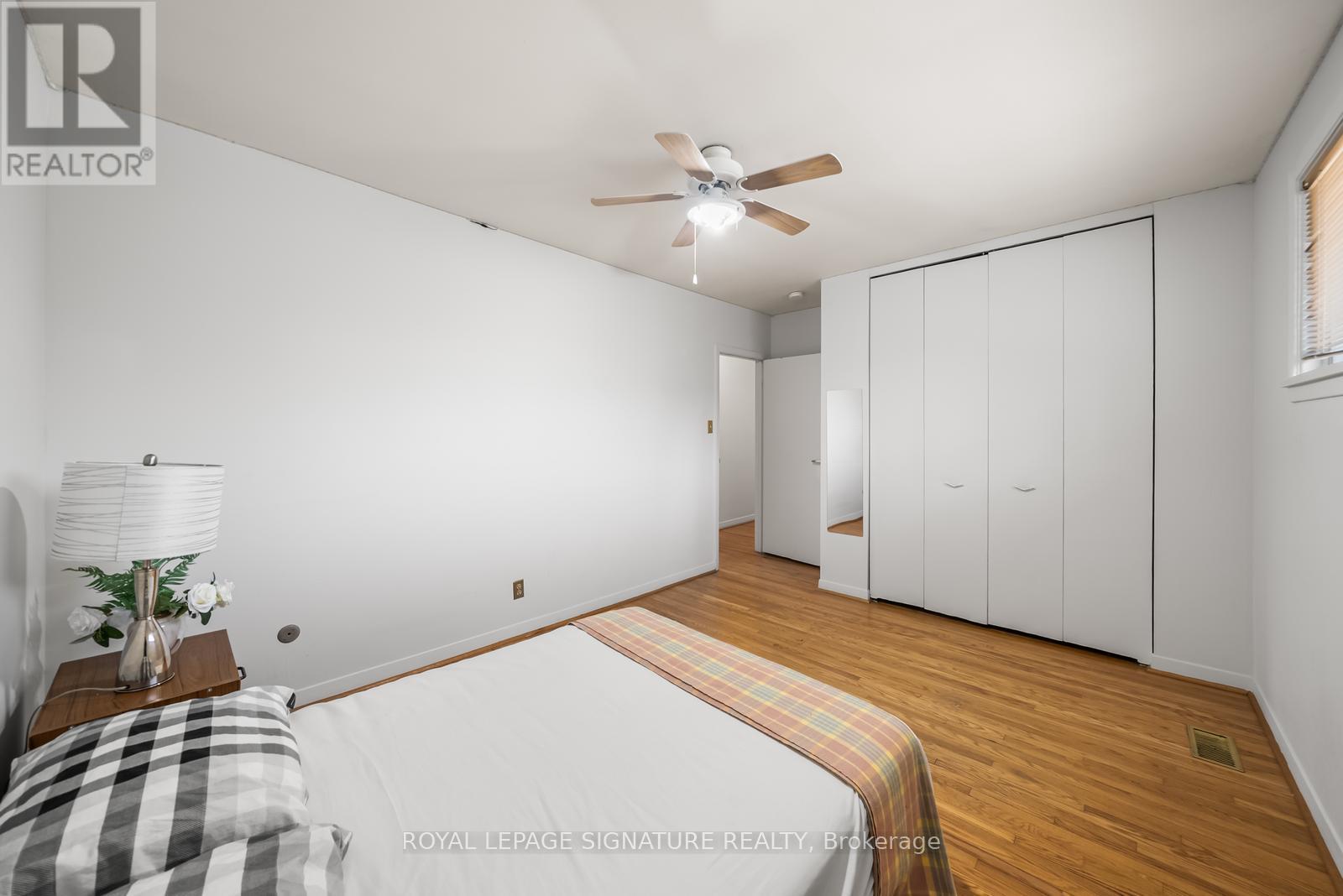 Photo 25 of Main Upper Level 10 Rochelle Crescent, Toronto ON