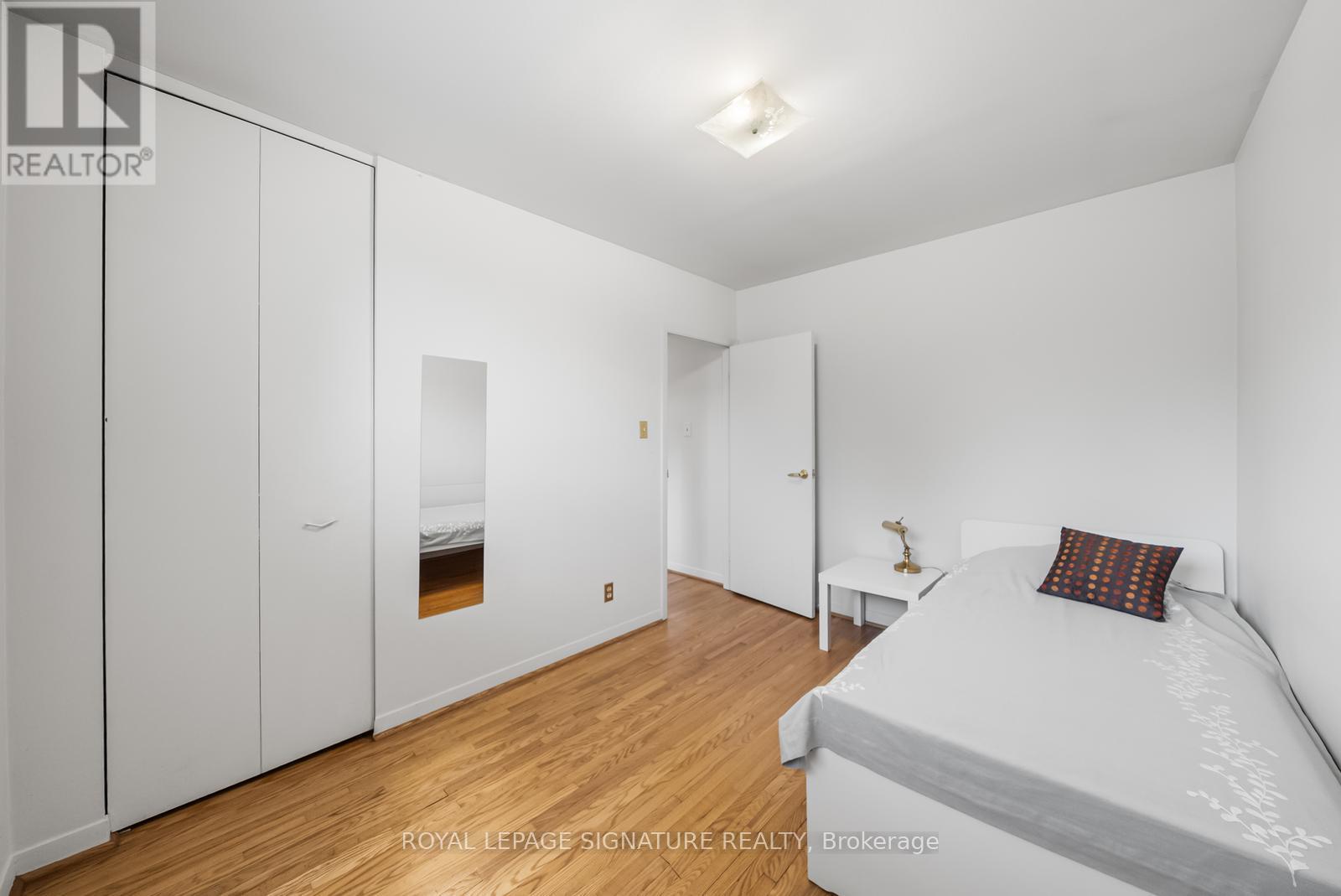 Photo 27 of Main Upper Level 10 Rochelle Crescent, Toronto ON