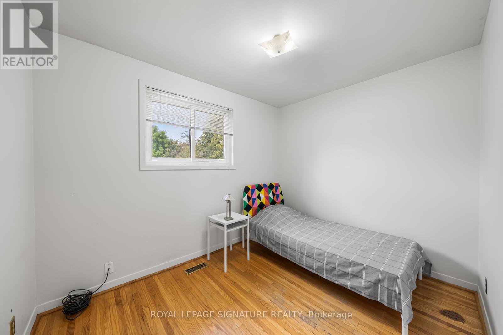 Photo 28 of Main Upper Level 10 Rochelle Crescent, Toronto ON