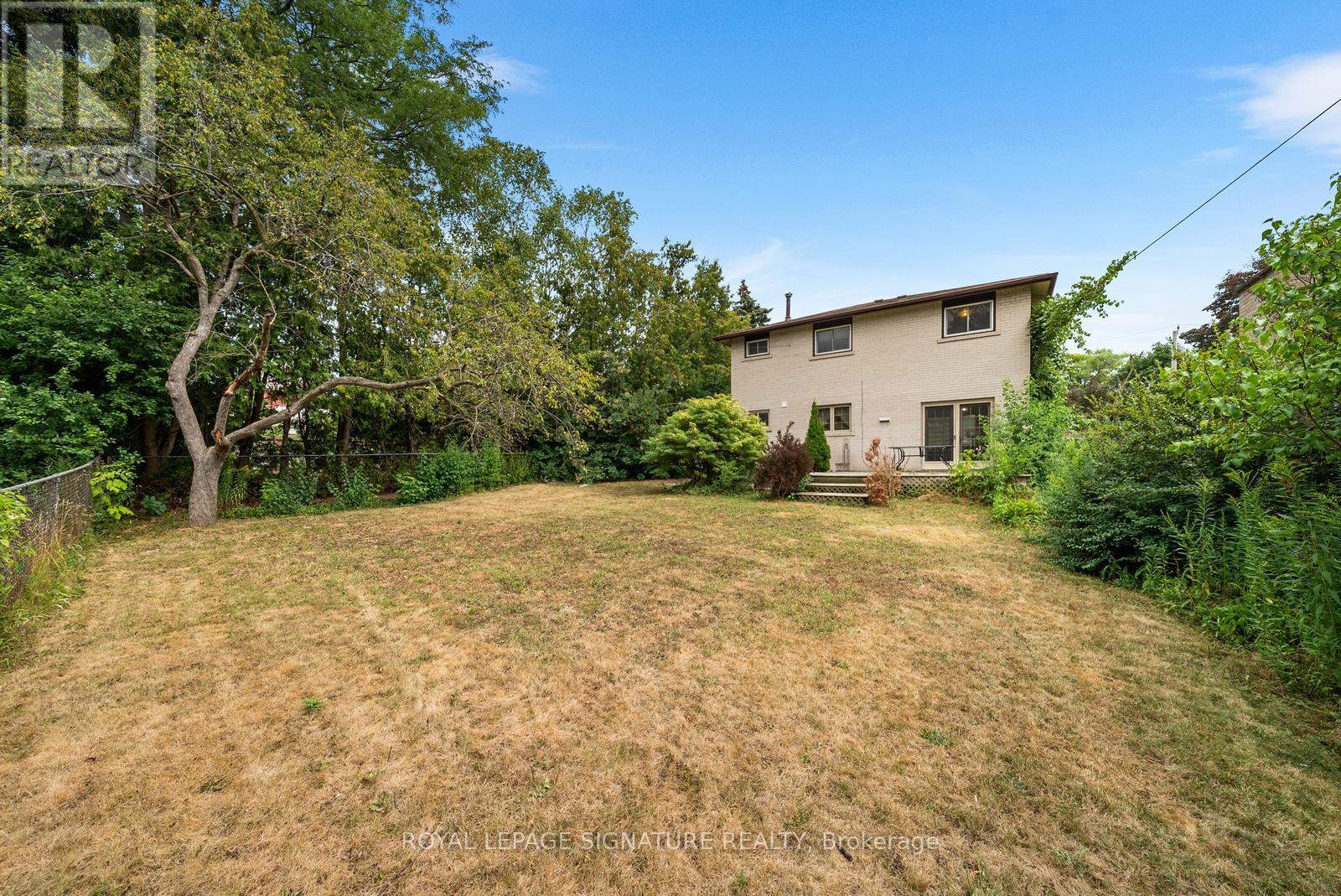 Photo 34 of Main Upper Level 10 Rochelle Crescent, Toronto ON