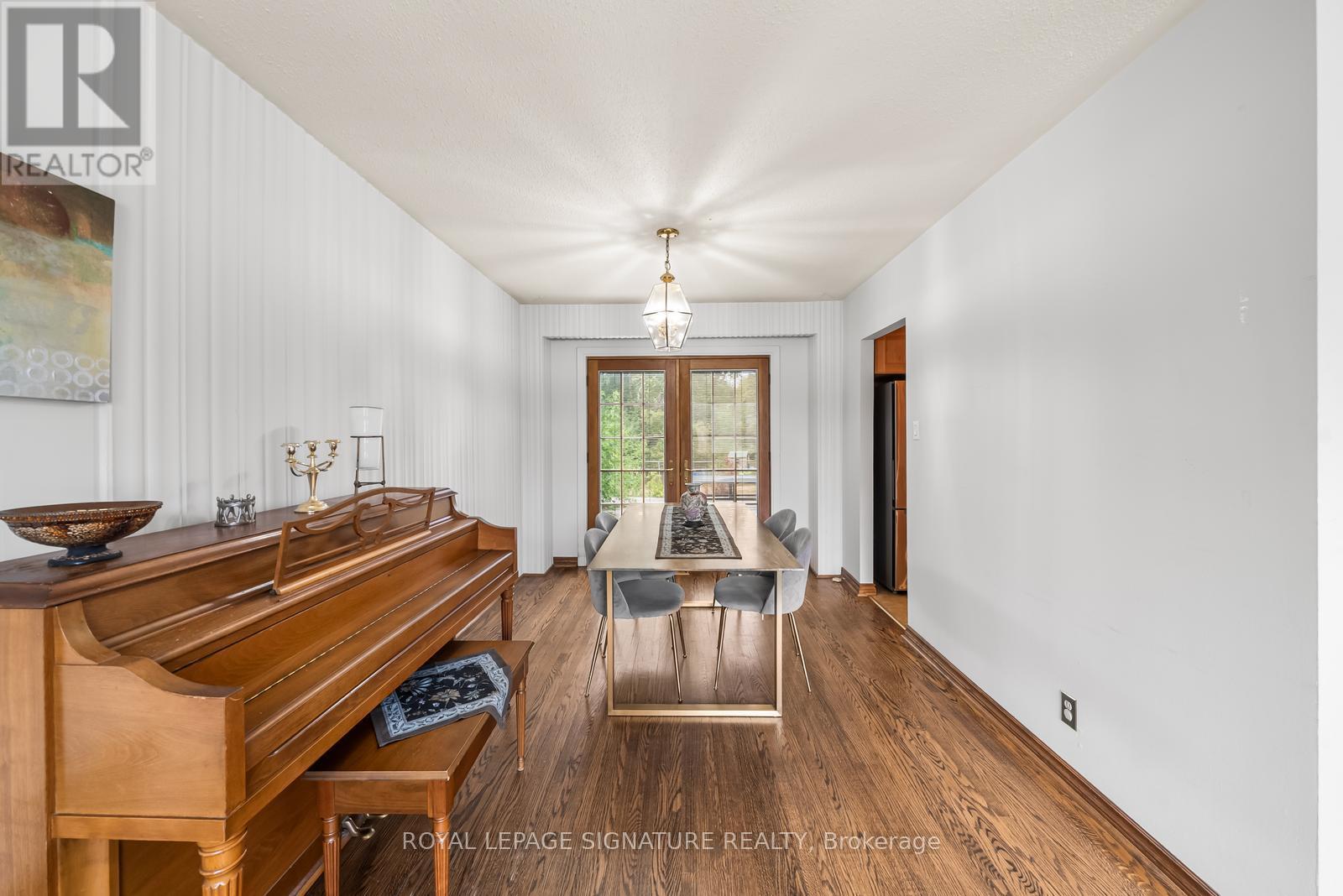 Photo 9 of Main Upper Level 10 Rochelle Crescent, Toronto ON