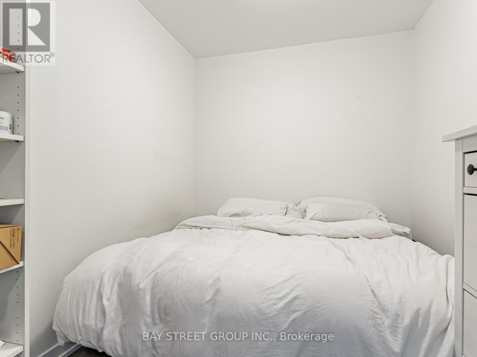 Photo 10 of 4101 426 University Avenue, Toronto ON