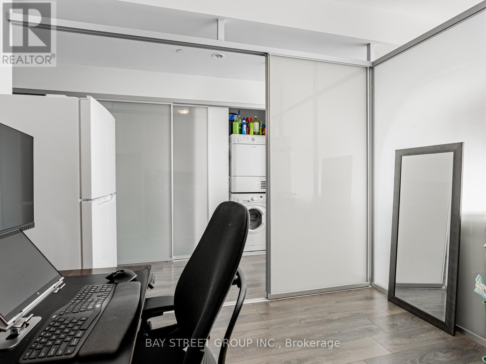 Photo 8 of 4101 426 University Avenue, Toronto ON