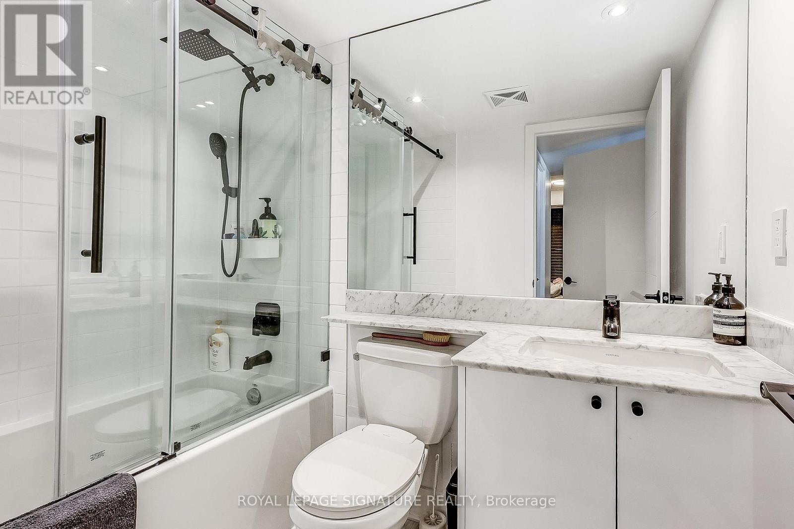 Photo 14 of 210 125 Western Battery Road, Toronto ON