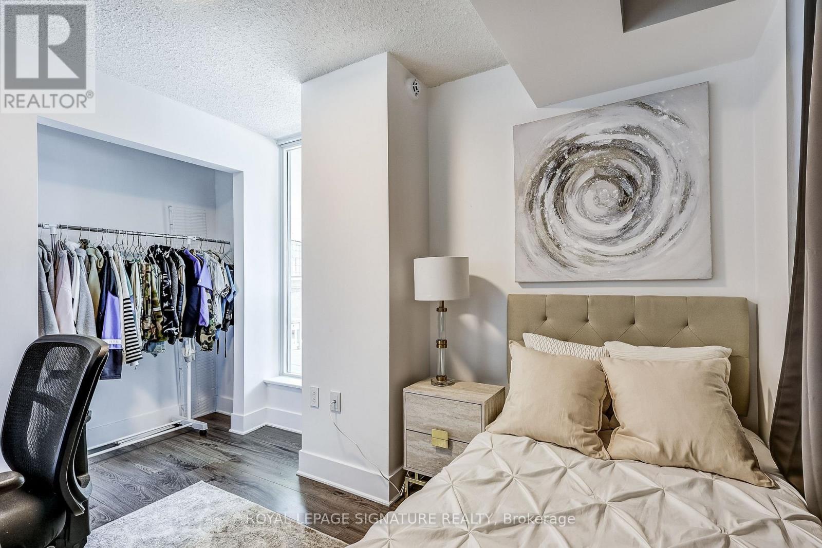 Photo 16 of 210 125 Western Battery Road, Toronto ON