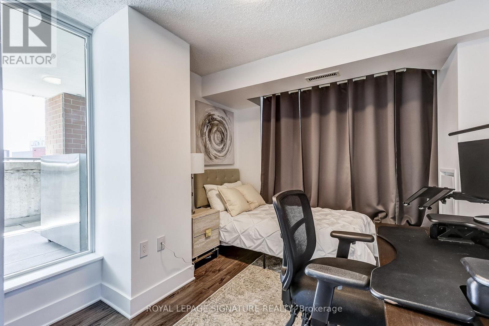 Photo 17 of 210 125 Western Battery Road, Toronto ON