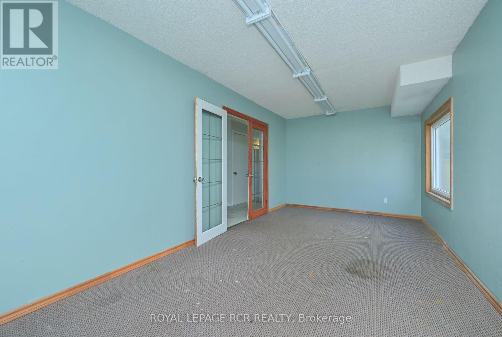 Photo 11 of 46 Cambridge Avenue, Orangeville ON