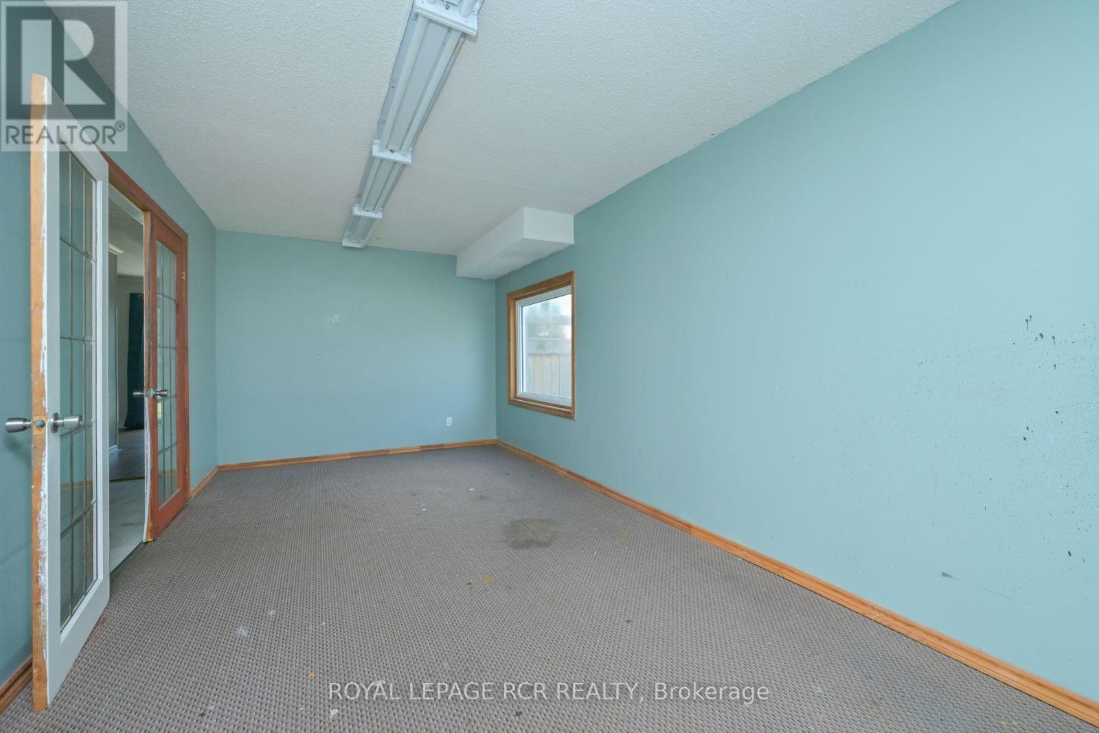 Photo 12 of 46 Cambridge Avenue, Orangeville ON