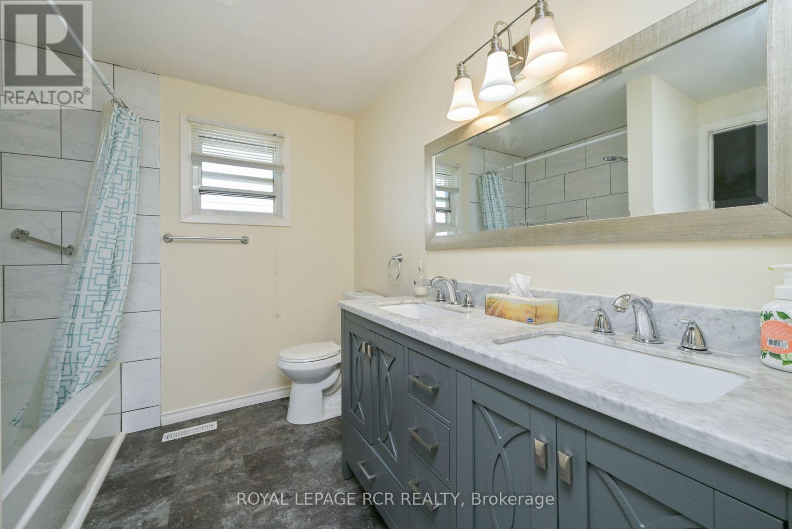 Photo 17 of 46 Cambridge Avenue, Orangeville ON