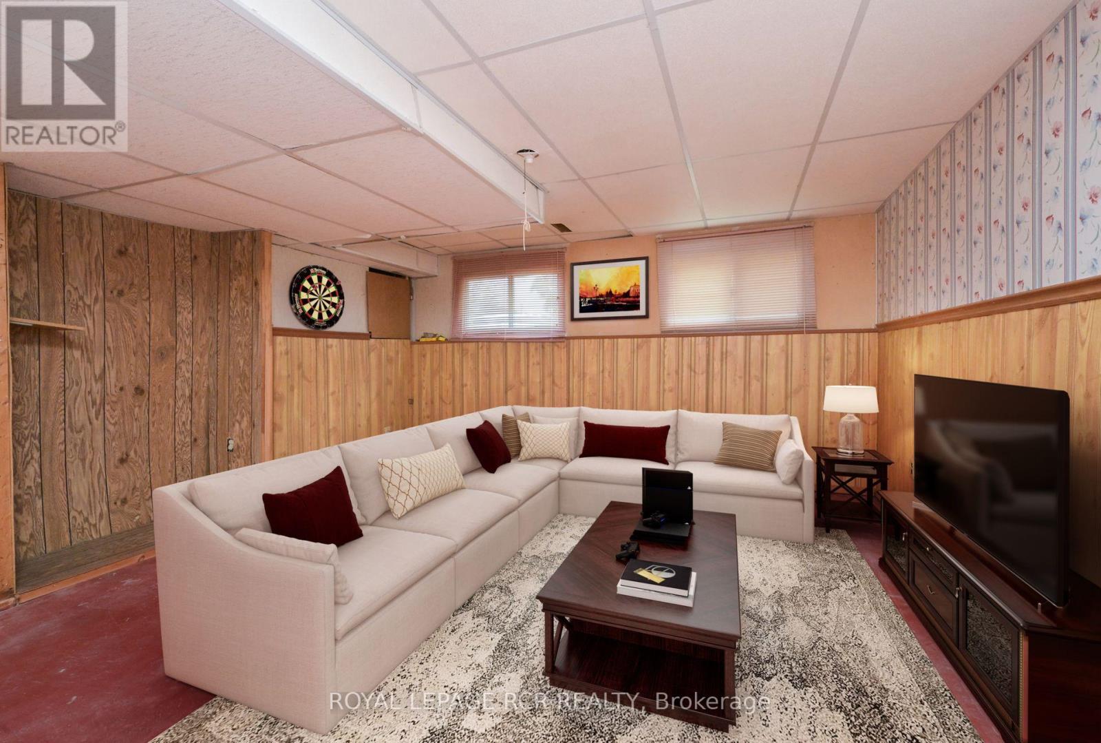 Photo 21 of 46 Cambridge Avenue, Orangeville ON