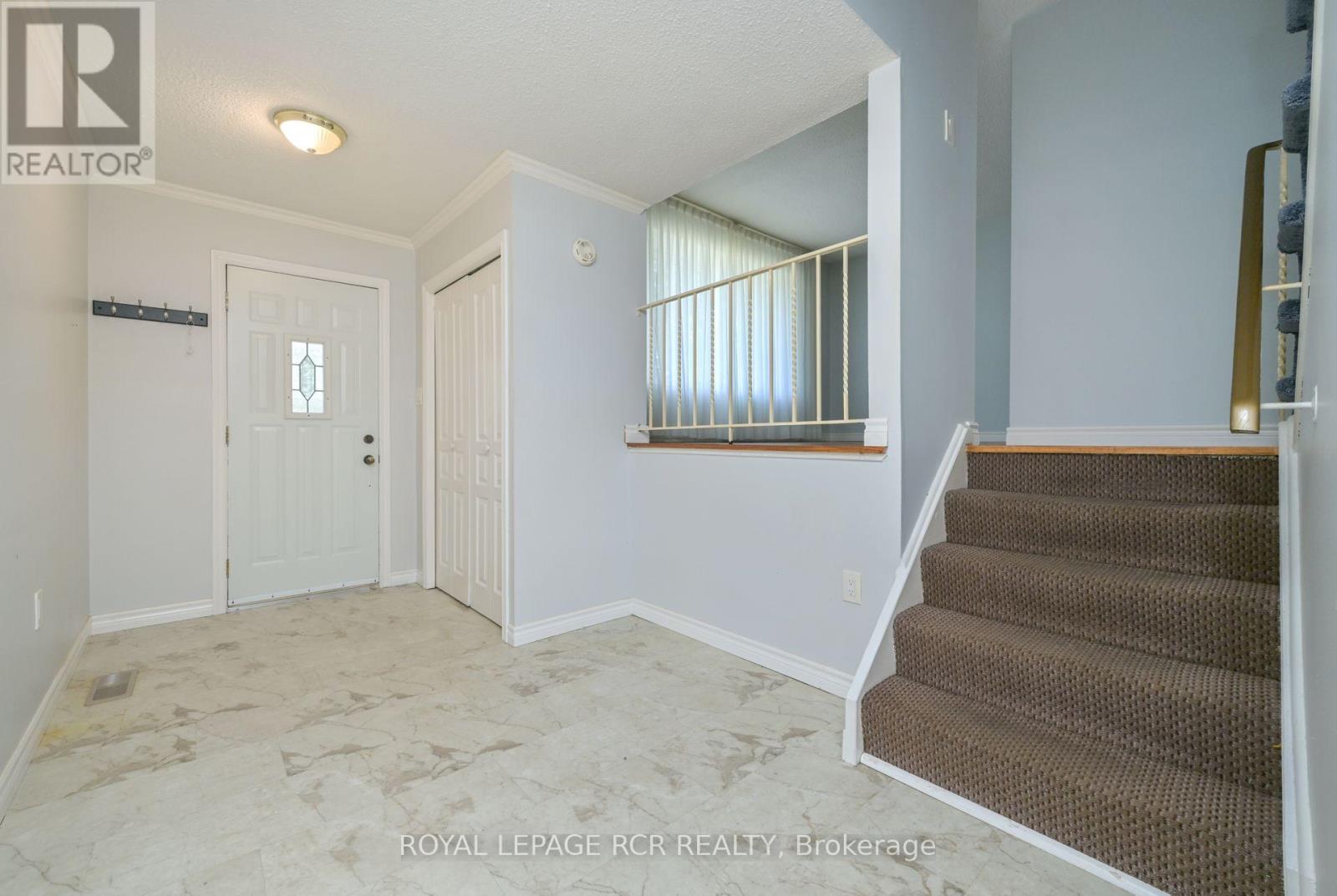 Photo 4 of 46 Cambridge Avenue, Orangeville ON