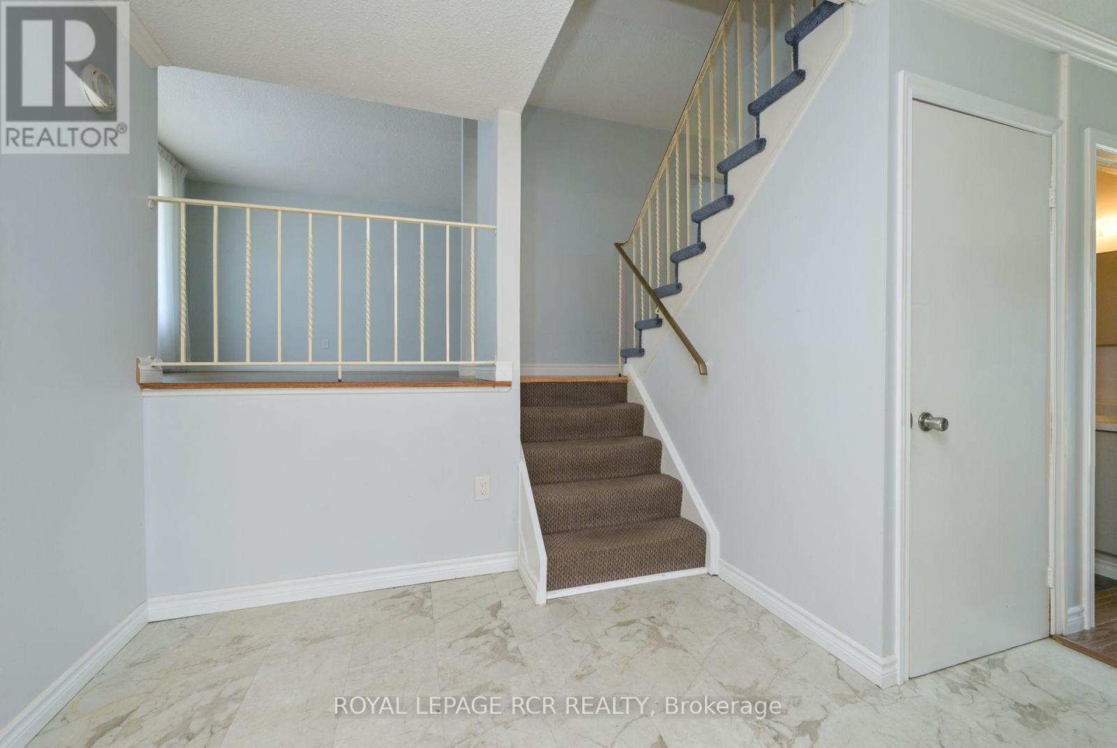 Photo 5 of 46 Cambridge Avenue, Orangeville ON