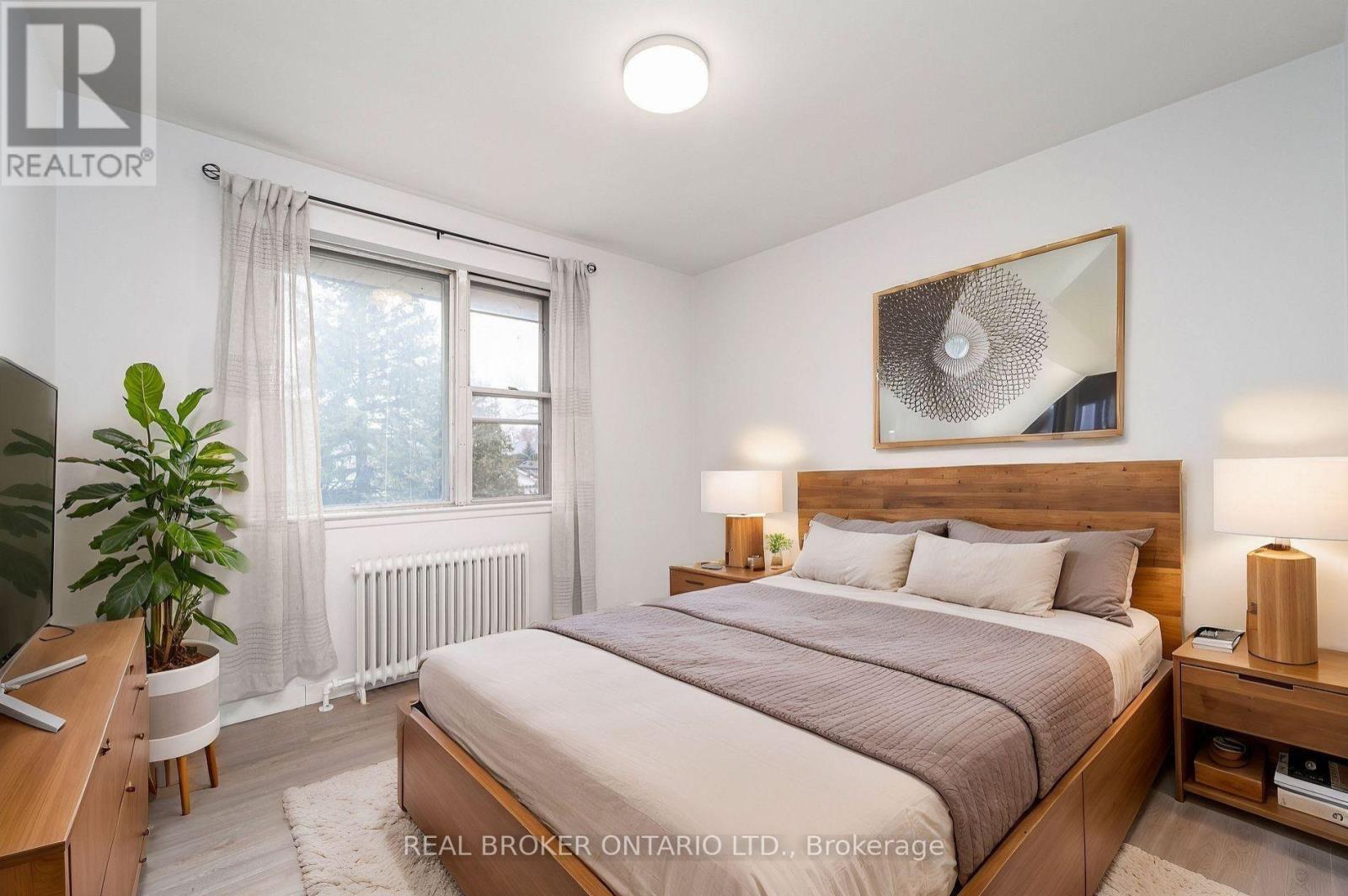 Photo 2 of 6 71 Murrie Street, Toronto ON