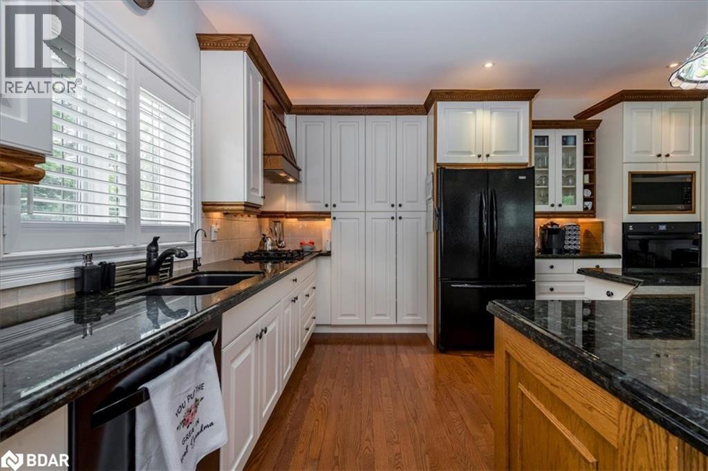 Photo 11 of 34 Heatherwood Drive, Springwater ON