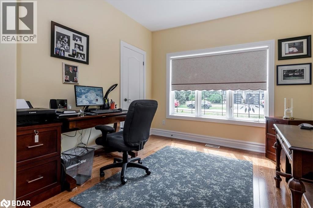 Photo 24 of 34 Heatherwood Drive, Springwater ON