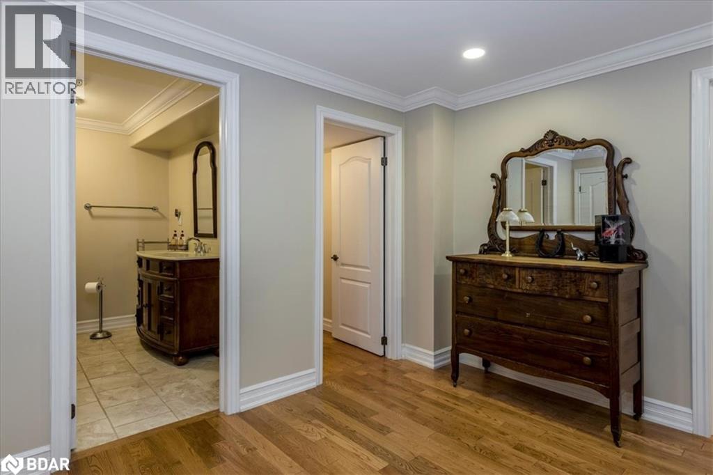 Photo 33 of 34 Heatherwood Drive, Springwater ON