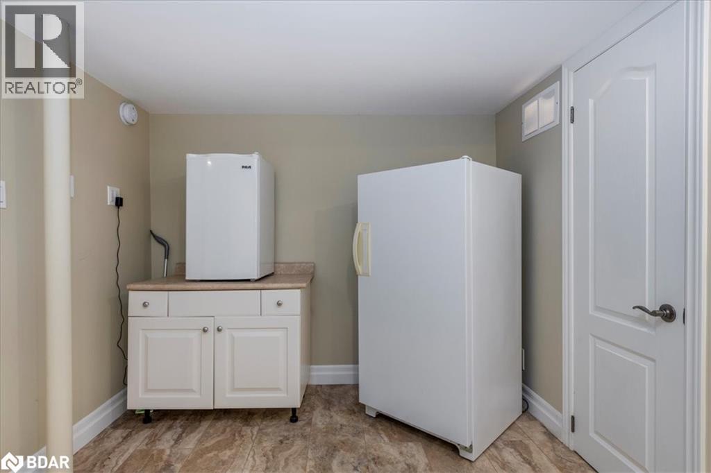Photo 35 of 34 Heatherwood Drive, Springwater ON