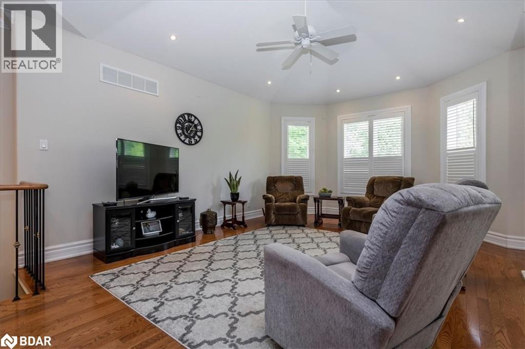 Photo 14 of 34 Heatherwood Drive, Springwater ON