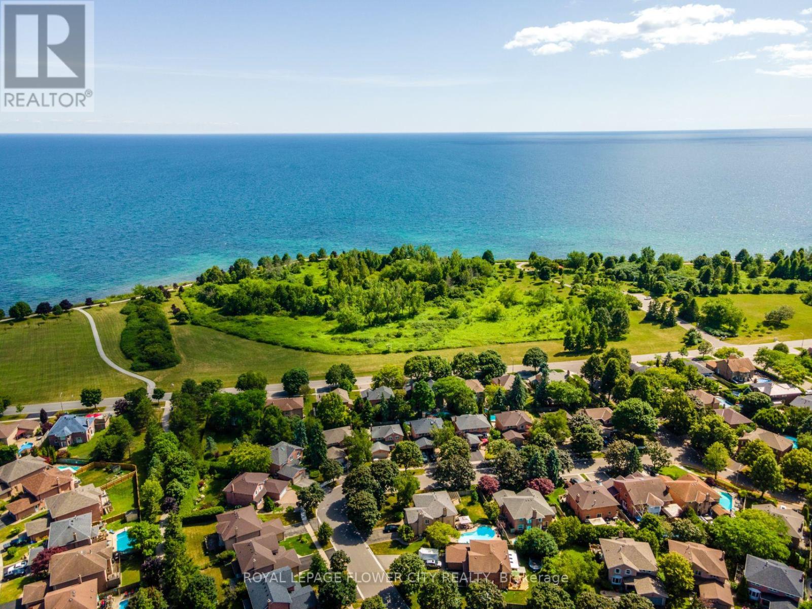 Photo 10 of 947 Finley Avenue, Ajax ON
