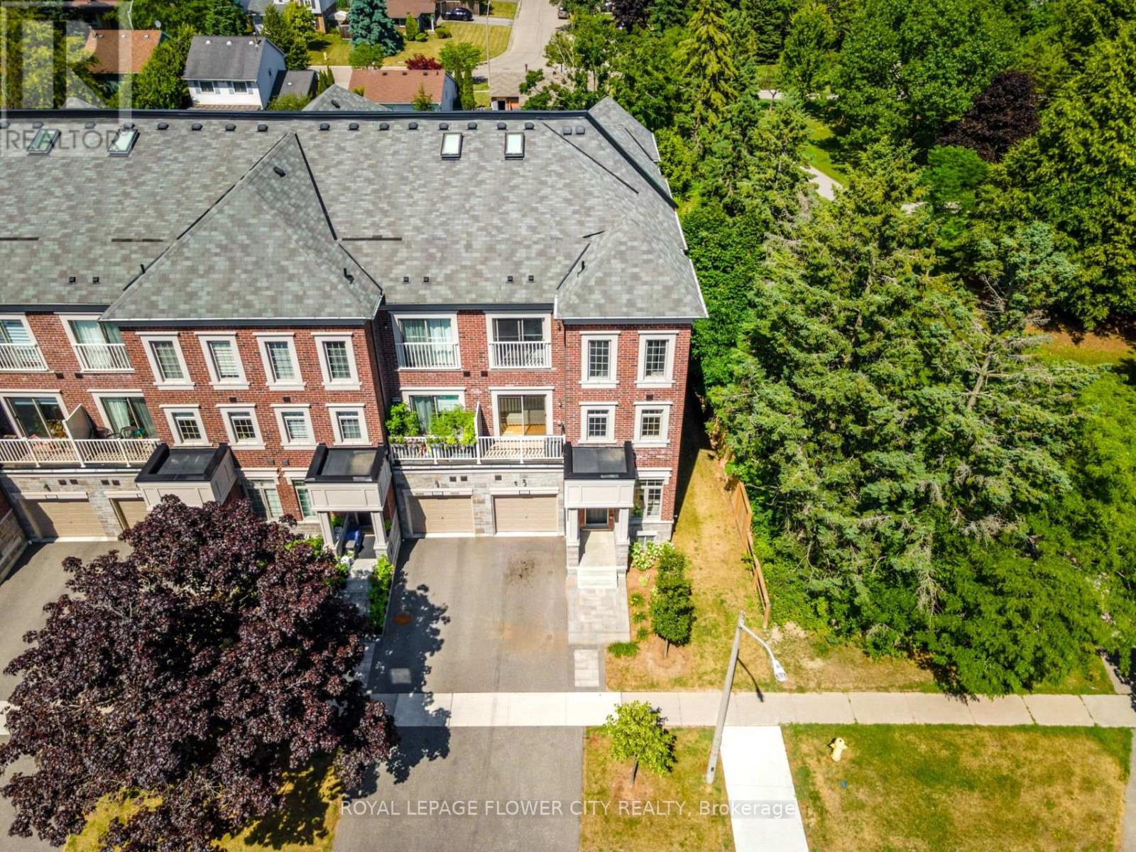 Photo 37 of 947 Finley Avenue, Ajax ON