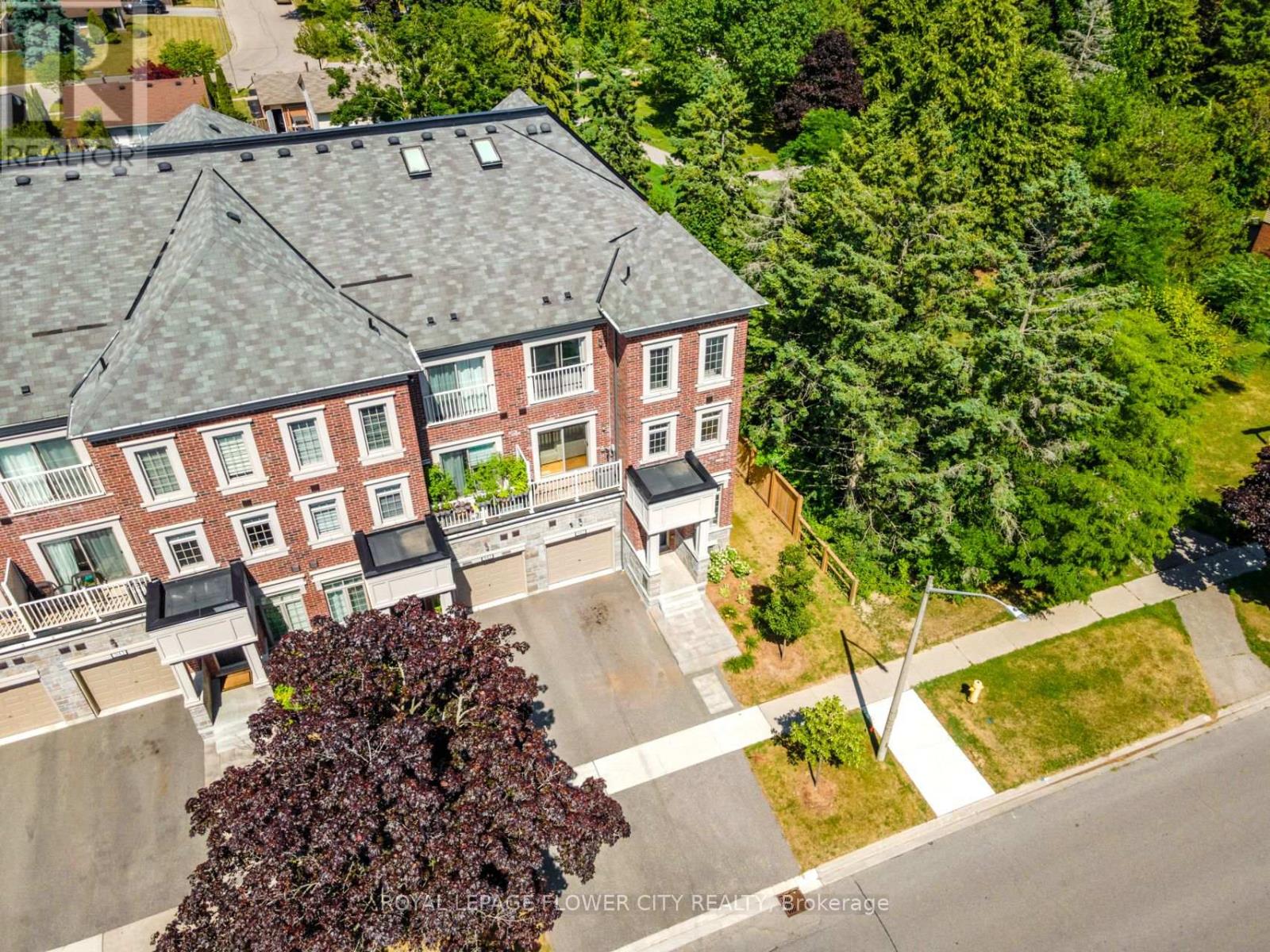 Photo 14 of 947 Finley Avenue, Ajax ON