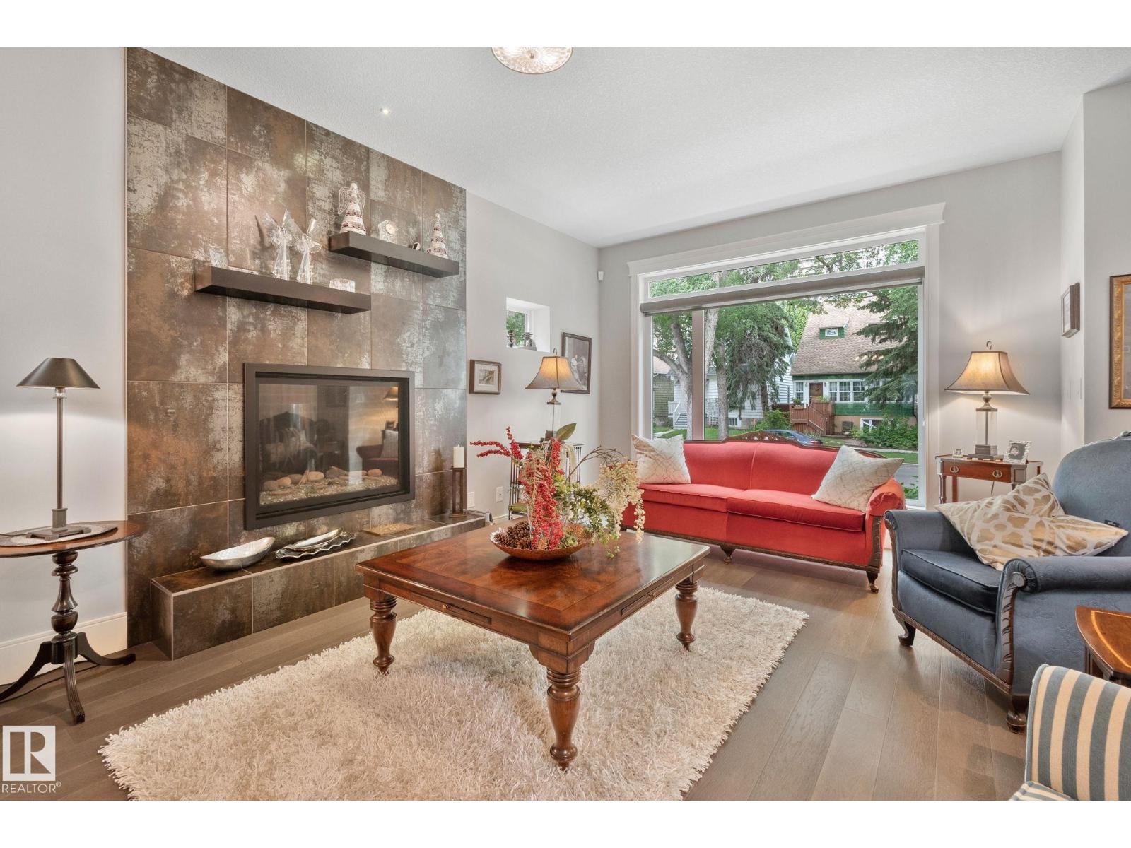 Photo 11 of 11121 81 Av Nw, Edmonton AB