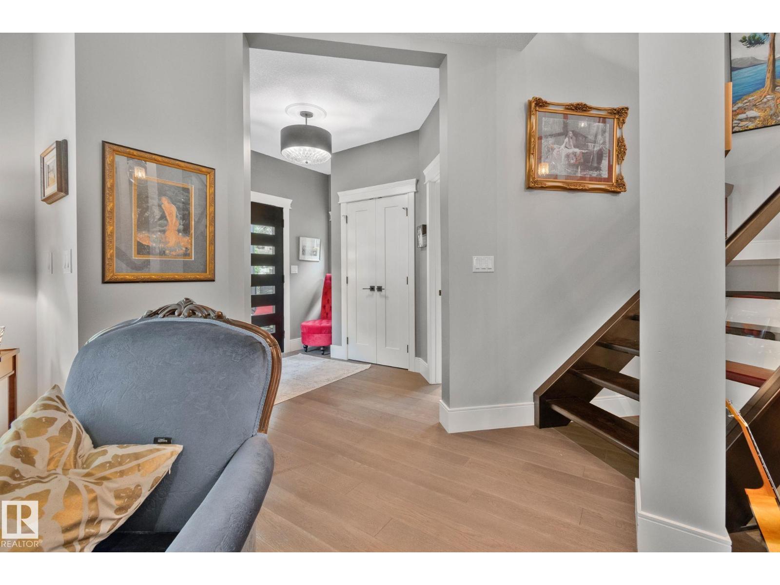 Photo 7 of 11121 81 Av Nw, Edmonton AB