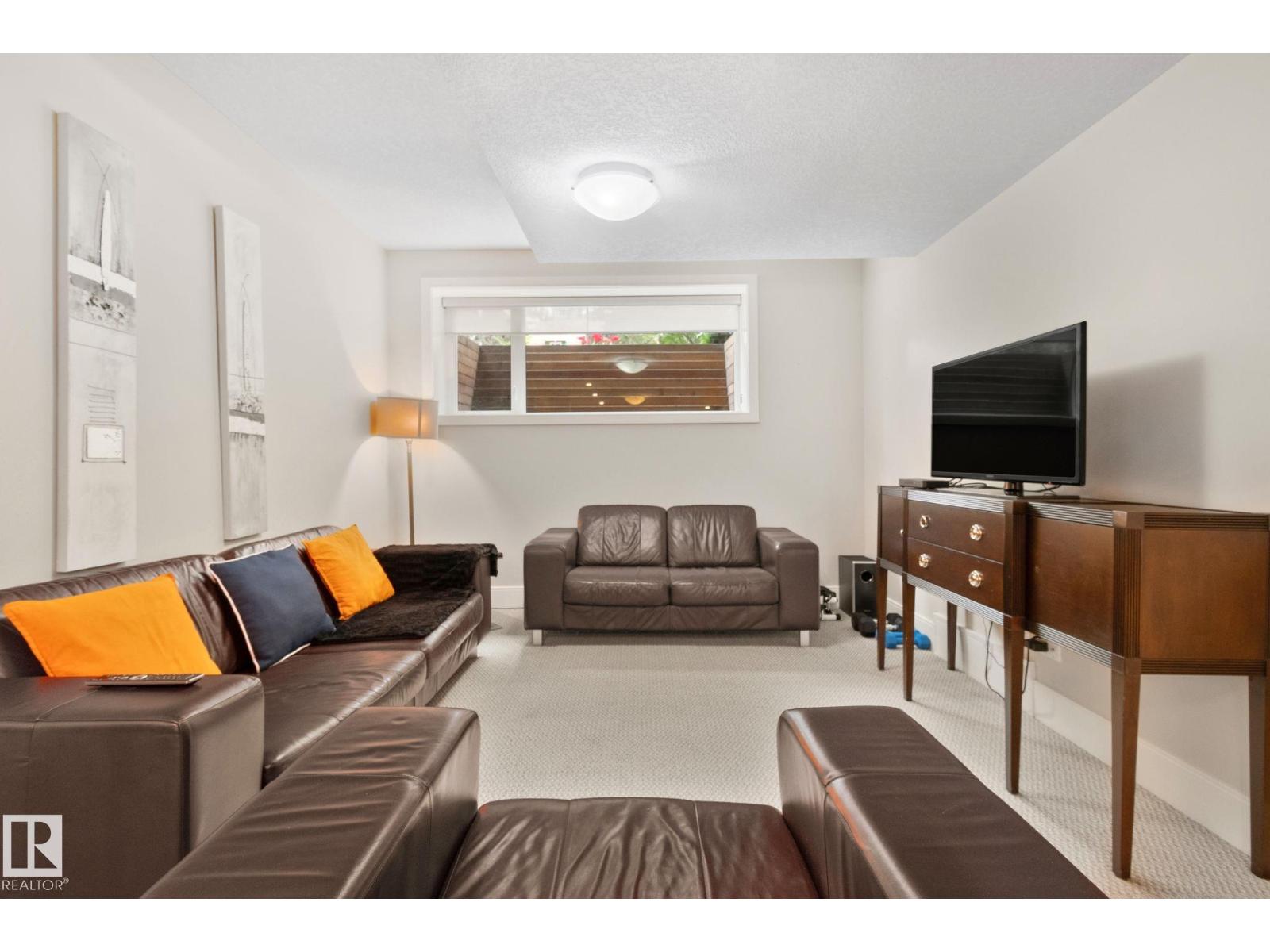 Photo 45 of 11121 81 Av Nw, Edmonton AB
