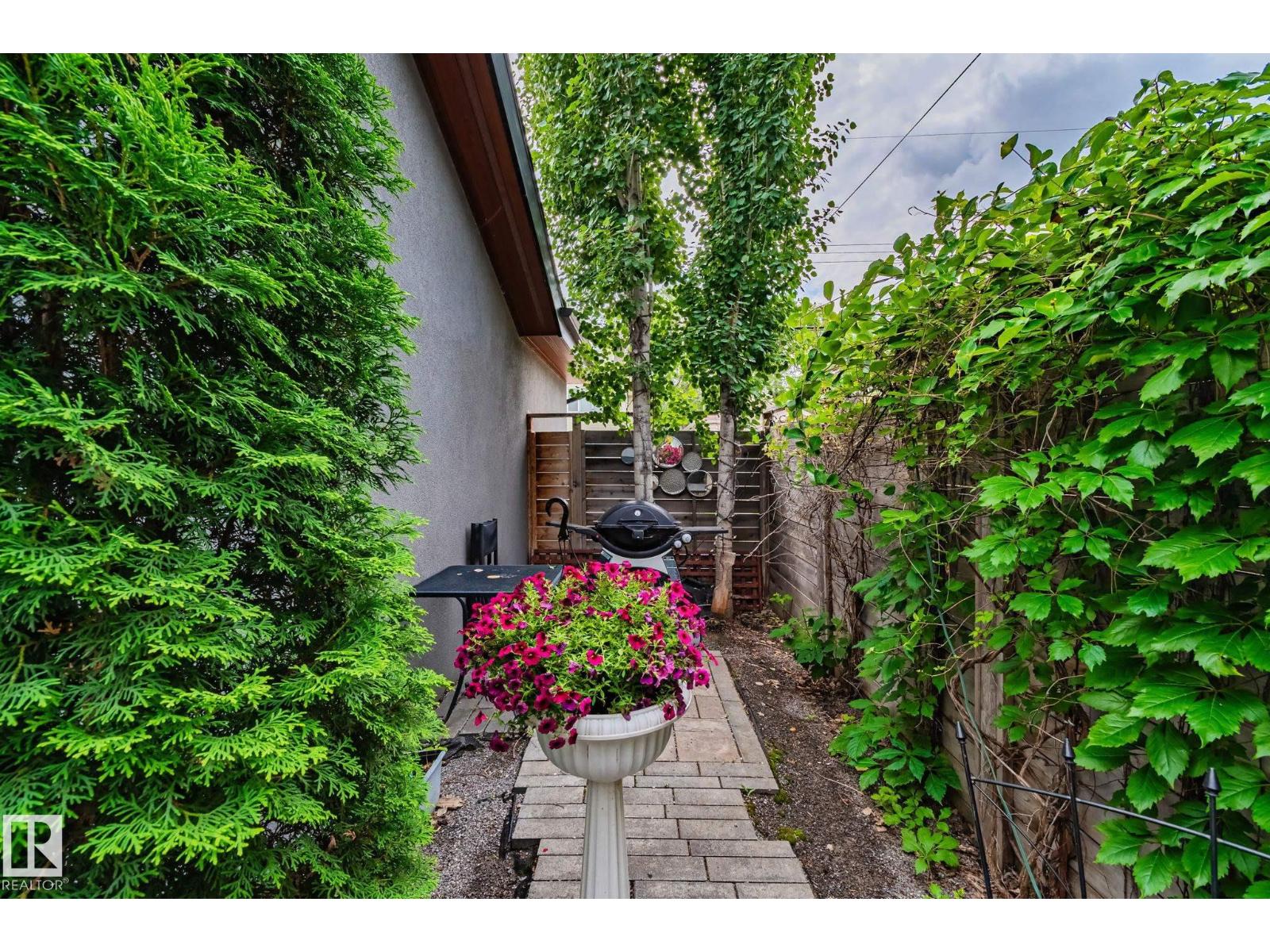 Photo 59 of 11121 81 Av Nw, Edmonton AB