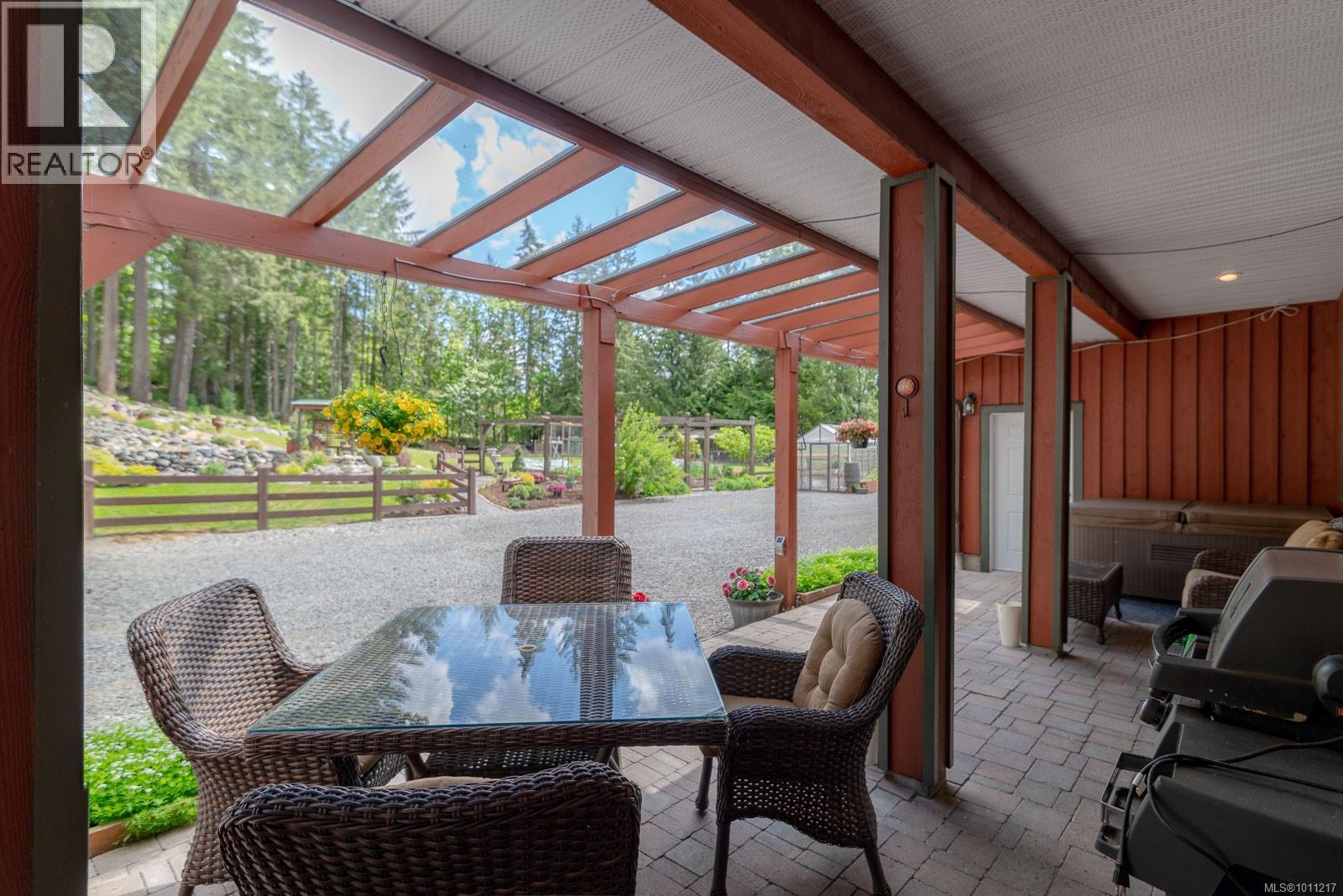 Photo 9 of 4426 Cowichan Lake Rd, Duncan BC