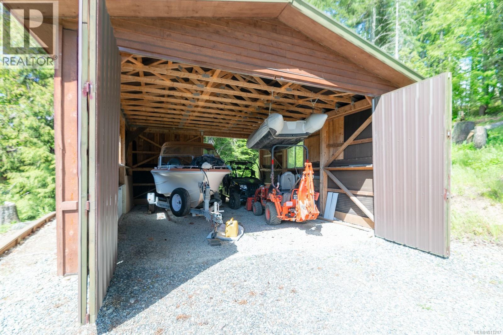 Photo 17 of 4426 Cowichan Lake Rd, Duncan BC