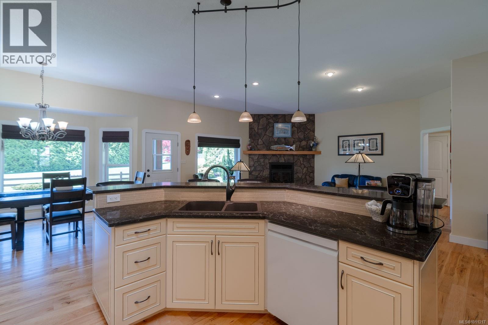 Photo 27 of 4426 Cowichan Lake Rd, Duncan BC