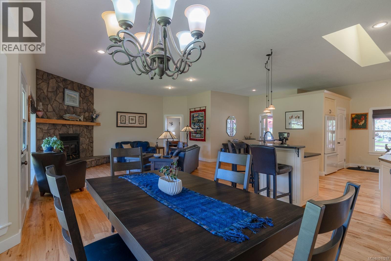 Photo 18 of 4426 Cowichan Lake Rd, Duncan BC