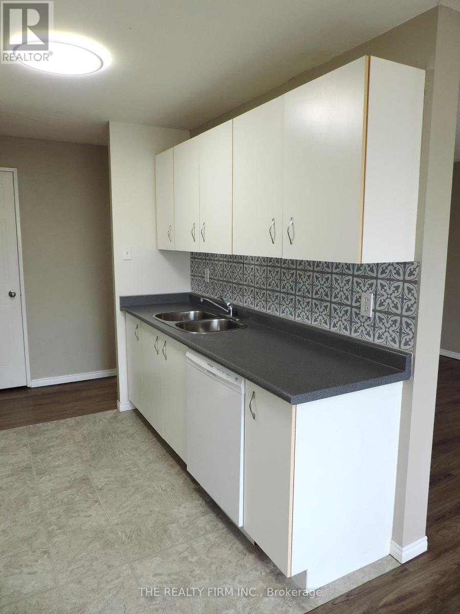 Photo 18 of 203 76 Base Line Road W, London South ON