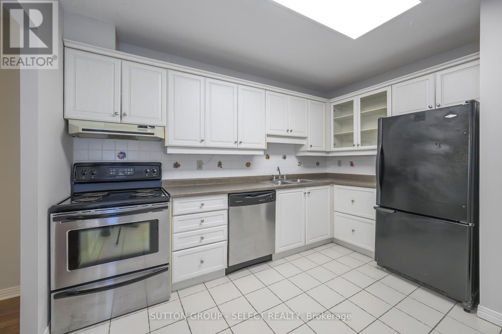 Photo 11 of 304 549 Ridout Street N, London East ON