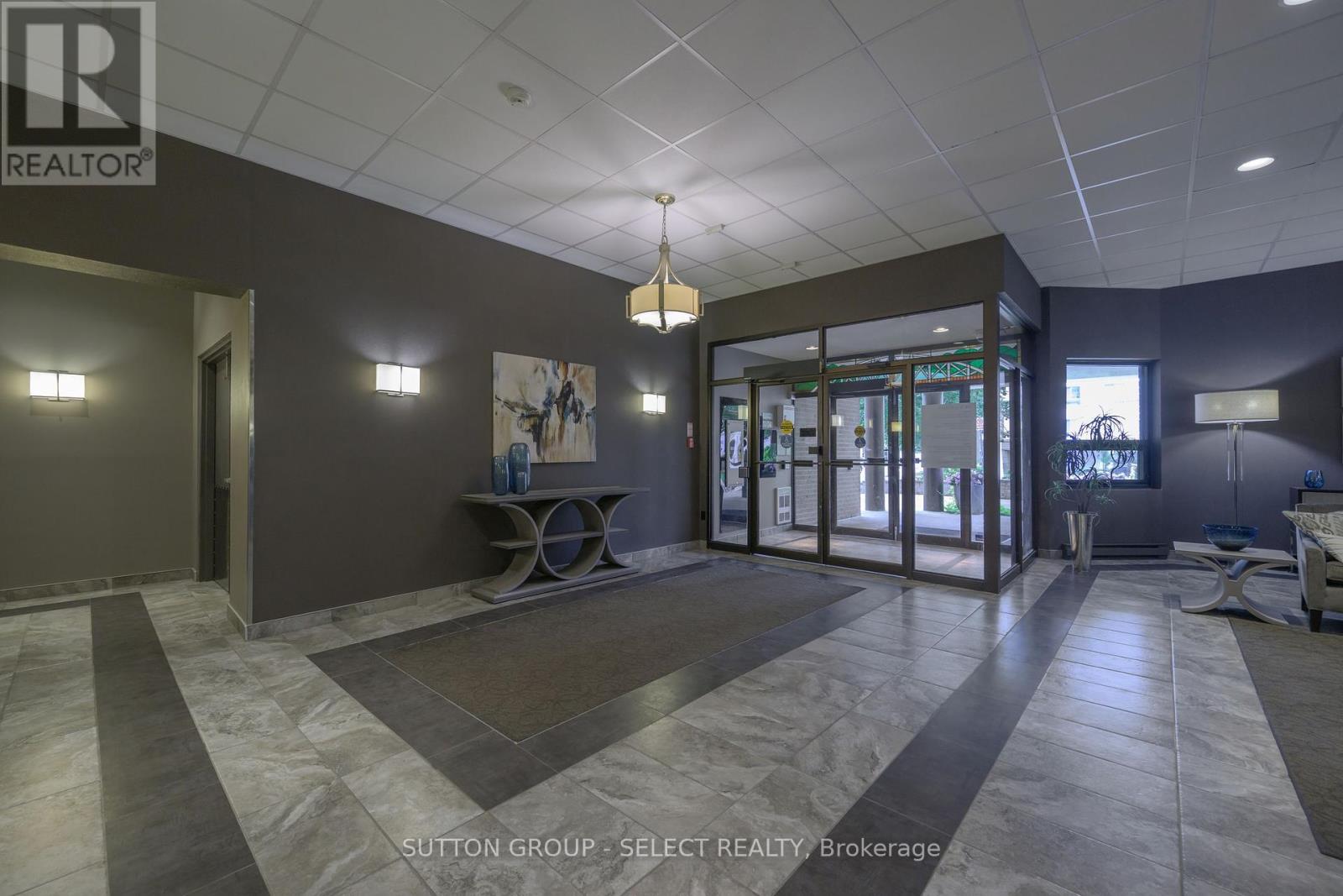 Photo 22 of 304 549 Ridout Street N, London East ON