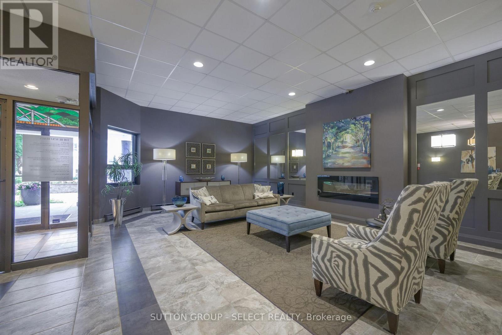 Photo 2 of 304 549 Ridout Street N, London East ON