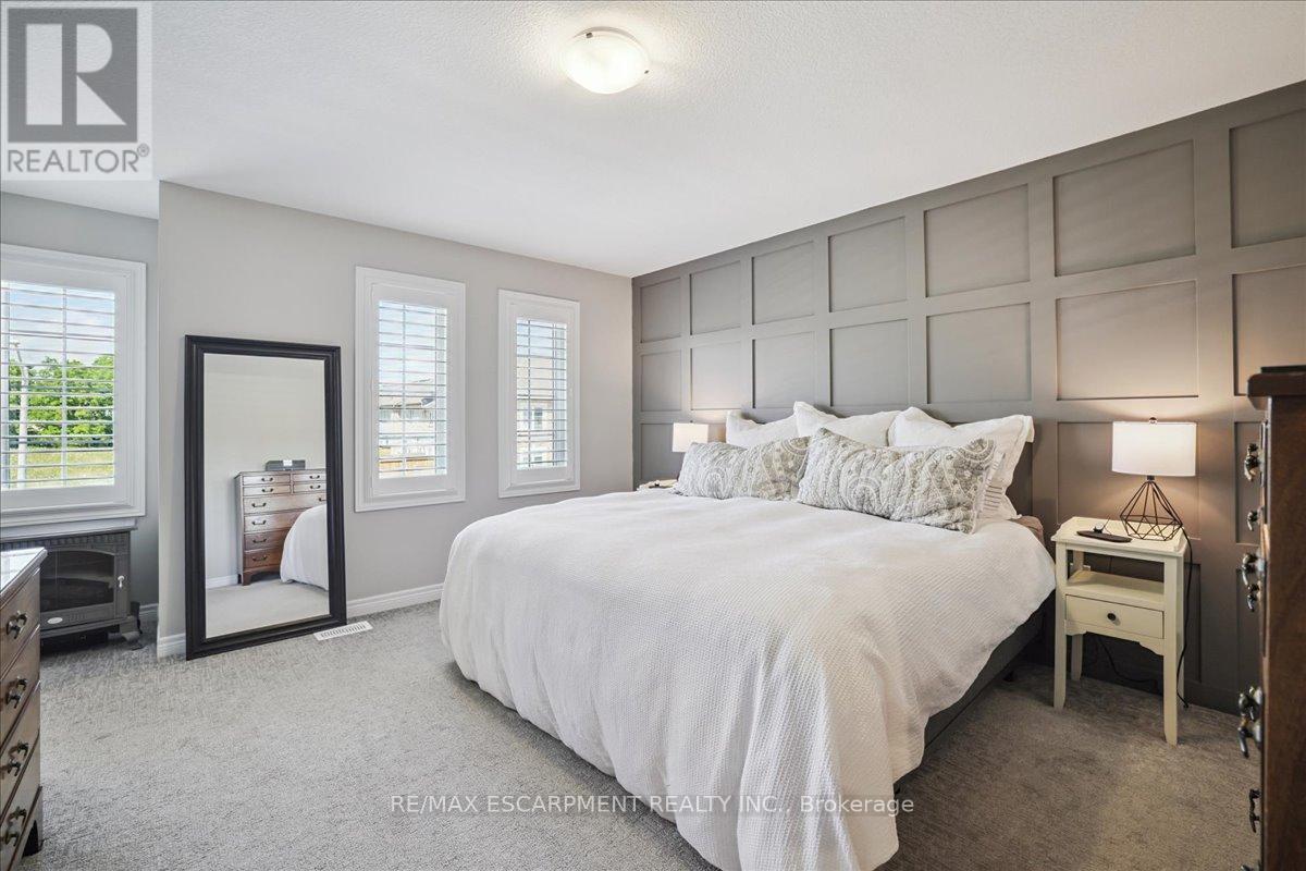 Photo 19 of 81 Beasley Grove, Hamilton ON