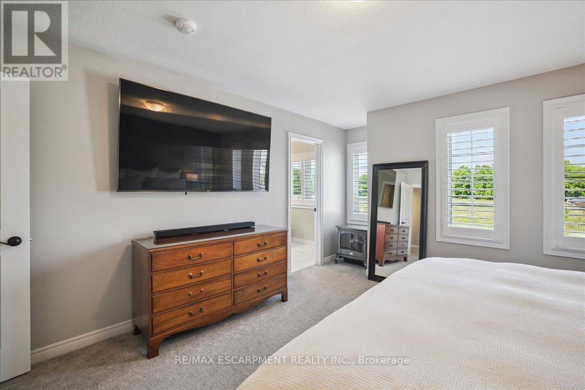 Photo 21 of 81 Beasley Grove, Hamilton ON