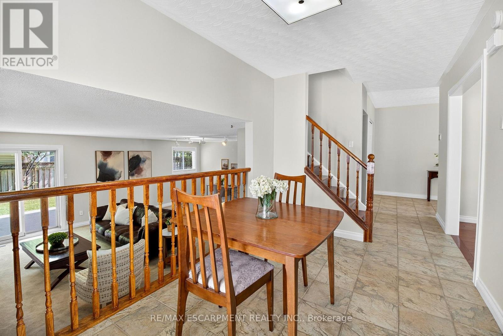 Photo 11 of 150 Solomon Crescent, Hamilton ON