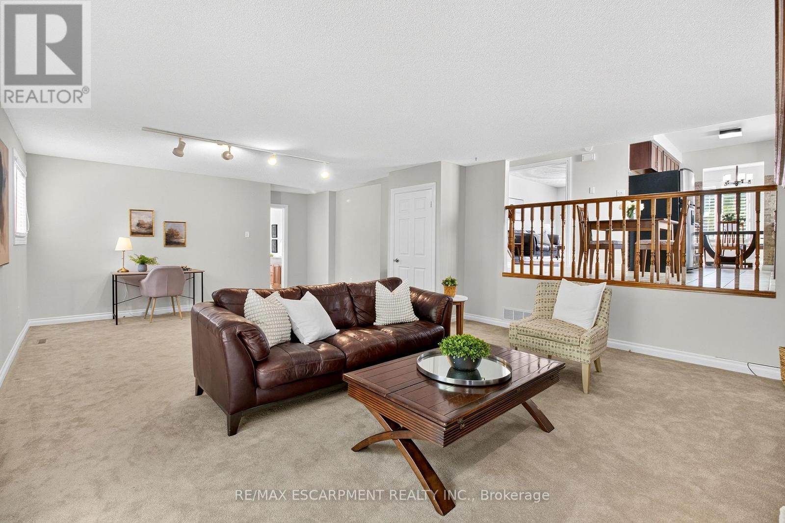 Photo 17 of 150 Solomon Crescent, Hamilton ON