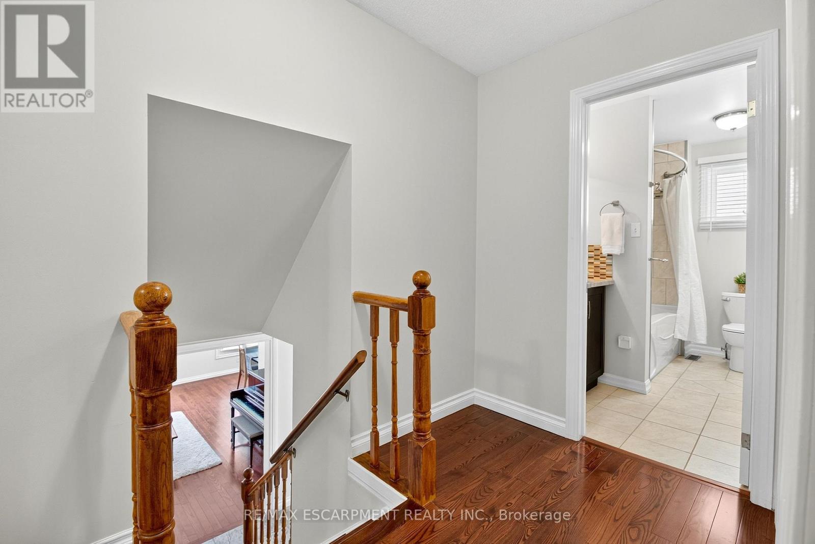 Photo 24 of 150 Solomon Crescent, Hamilton ON