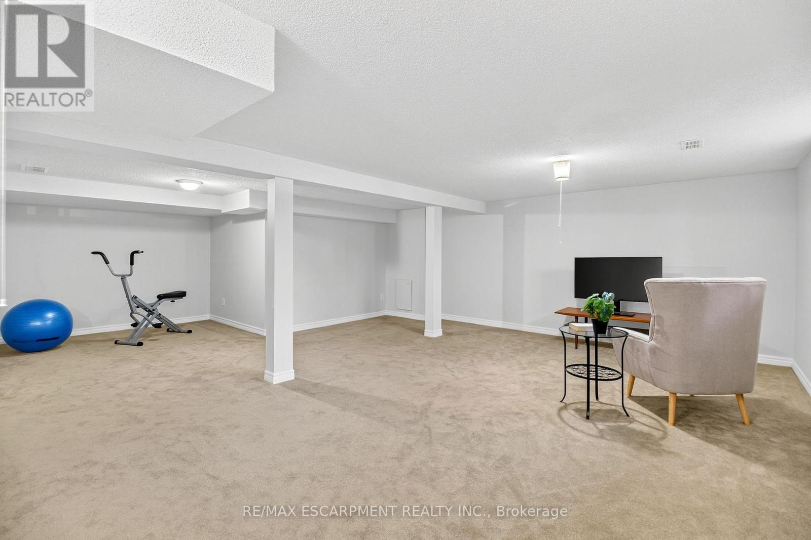 Photo 30 of 150 Solomon Crescent, Hamilton ON