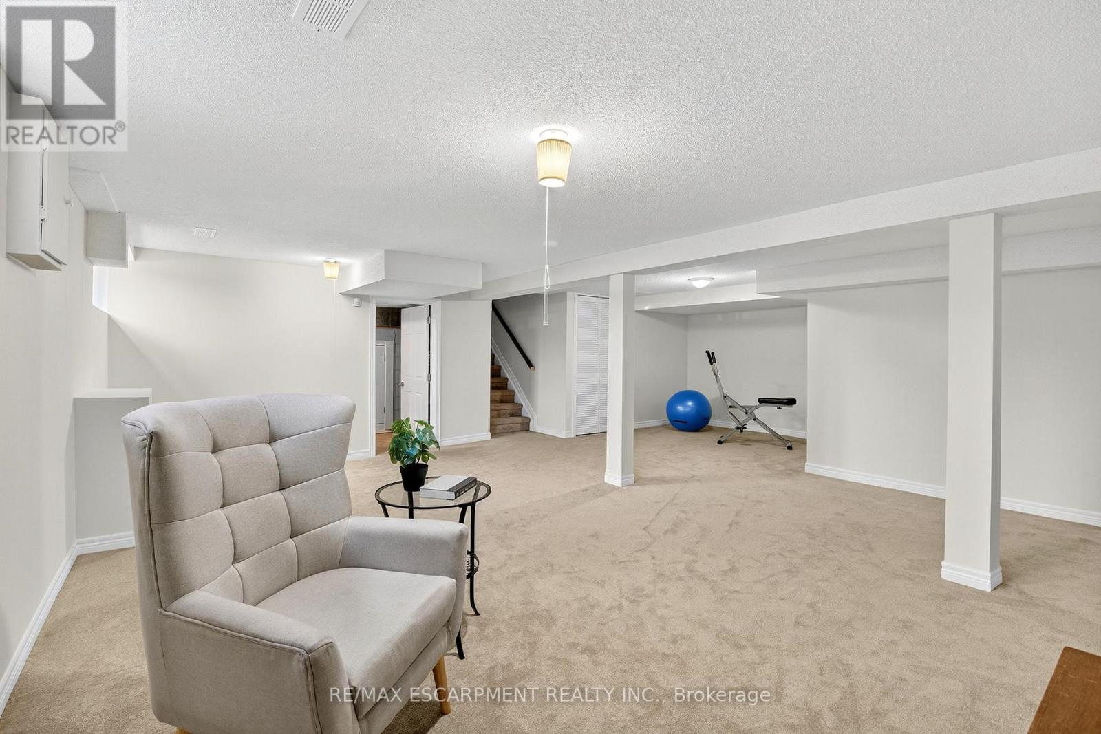 Photo 31 of 150 Solomon Crescent, Hamilton ON