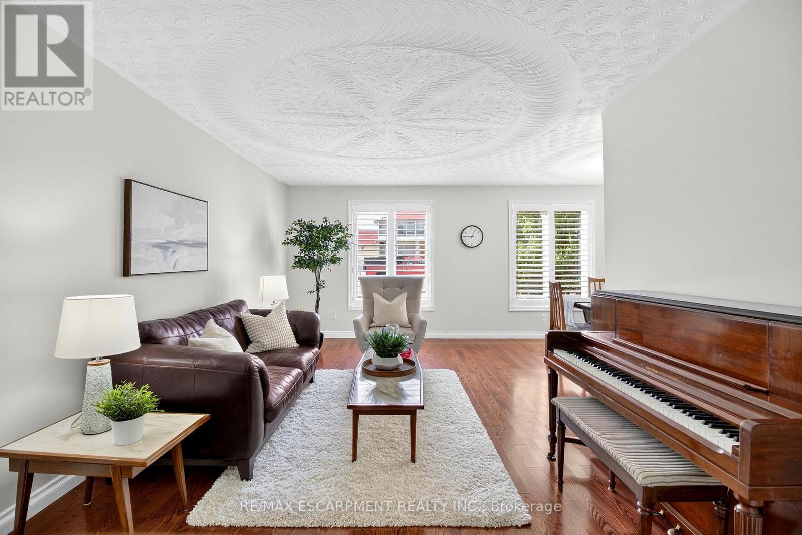 Photo 6 of 150 Solomon Crescent, Hamilton ON