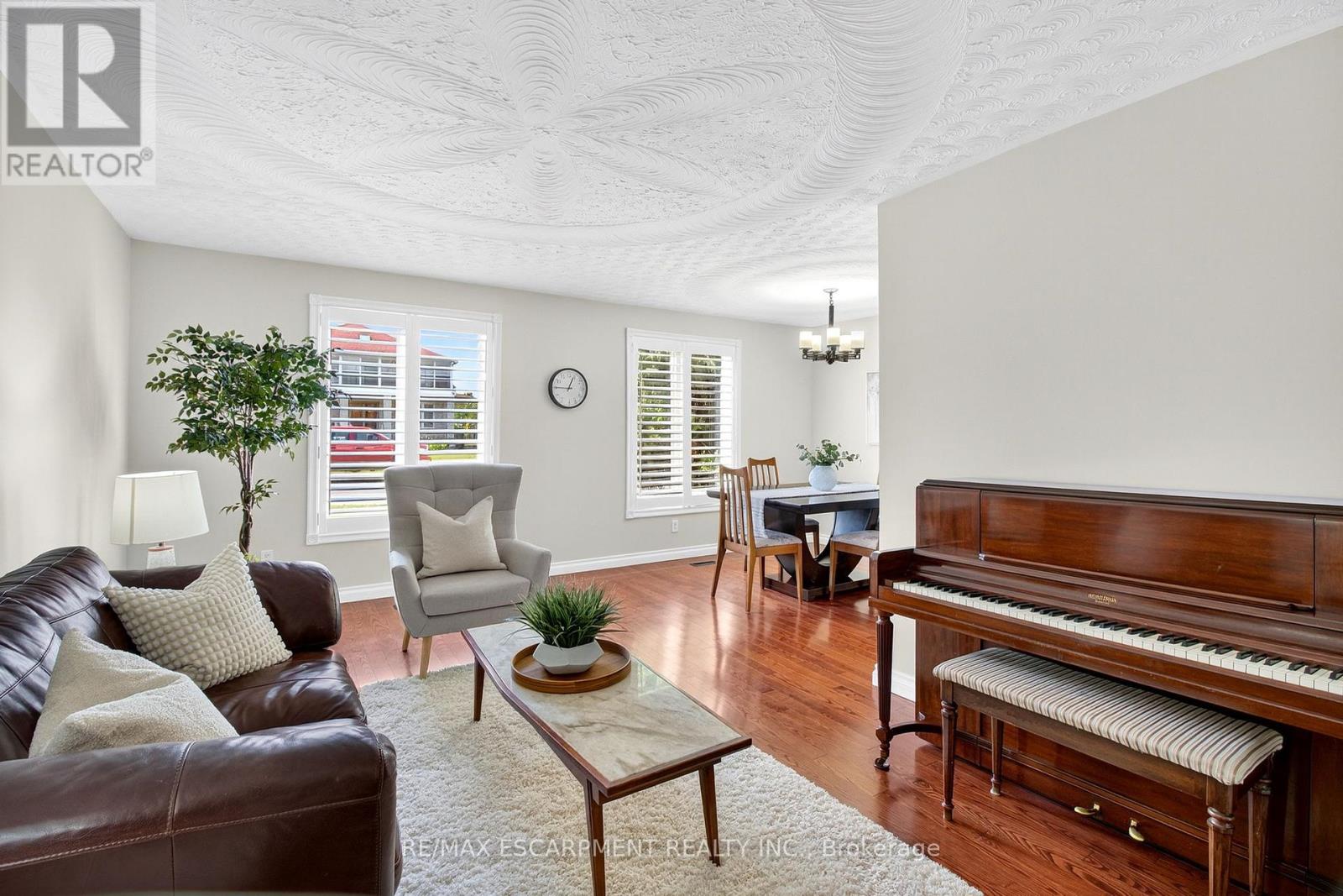 Photo 7 of 150 Solomon Crescent, Hamilton ON